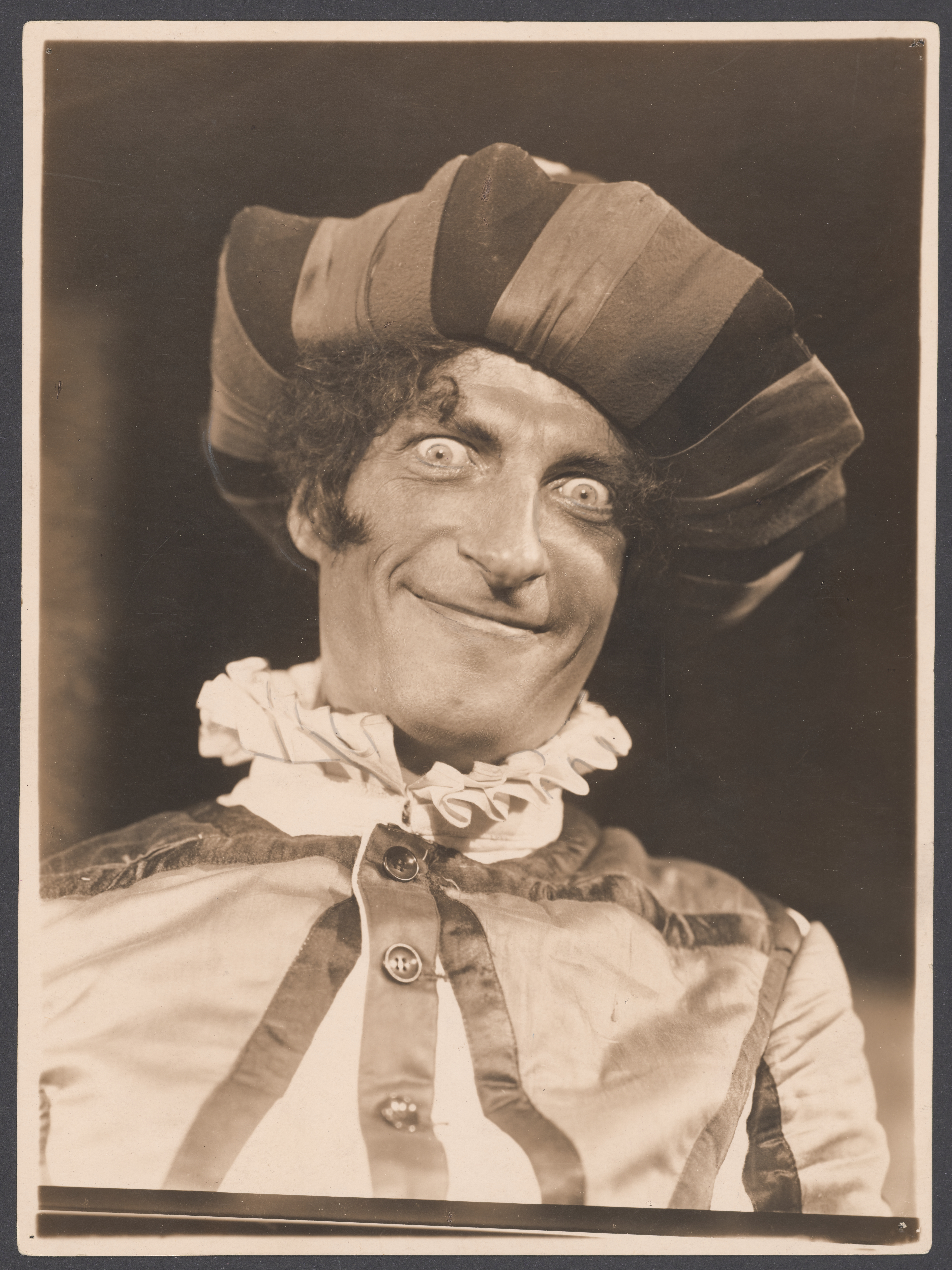 Nowe obiekty z lat dwudziestych i trzydziestych w archiwum cyfrowym teatru